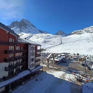https://beau-studio-cab-4-pers-pied-des-pistes.hotels-rhonealpes.com