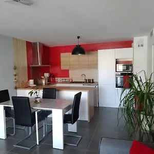 https://beau-t3-clim-parking-saint-cyr-sur-mer.fr-provencehotel.com